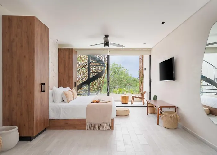 Jade Tulum